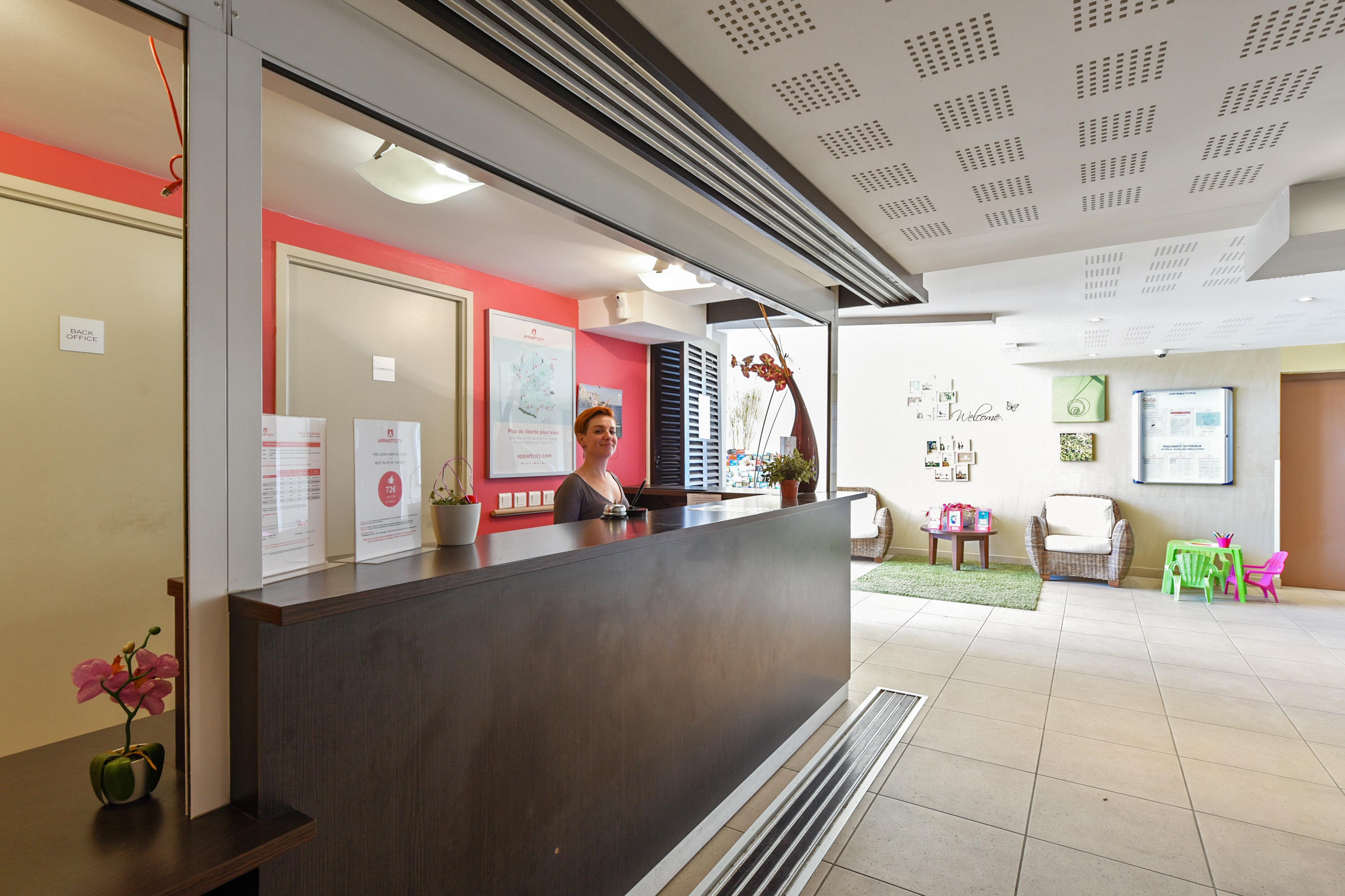 Comfort Aparthotel Six-Fours ซิ-ฟูร์-เล-ปลาจ ภายนอก รูปภาพ