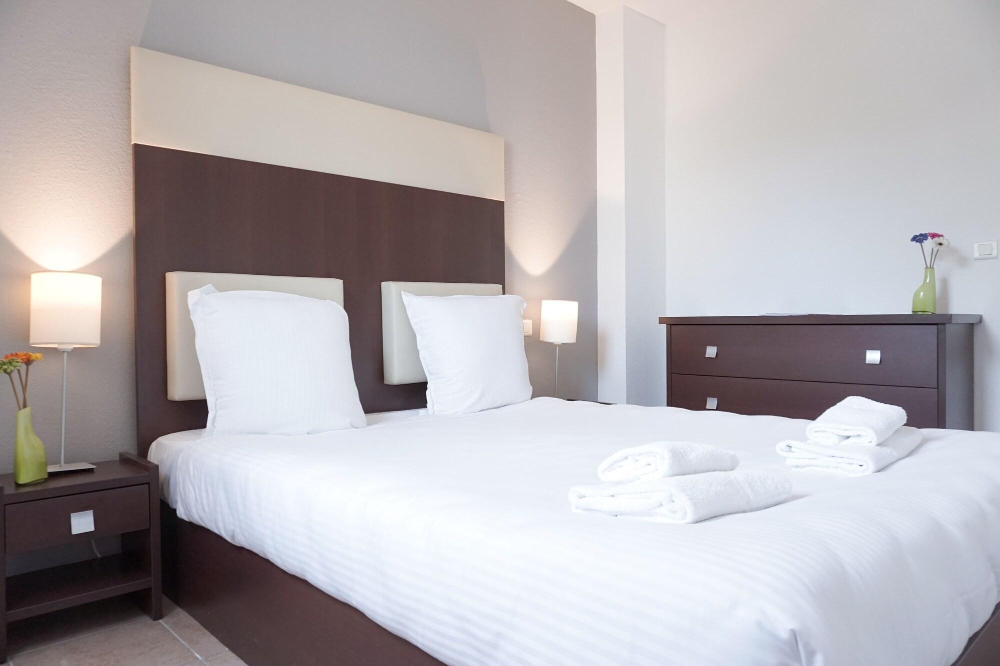 Comfort Aparthotel Six-Fours ซิ-ฟูร์-เล-ปลาจ ภายนอก รูปภาพ