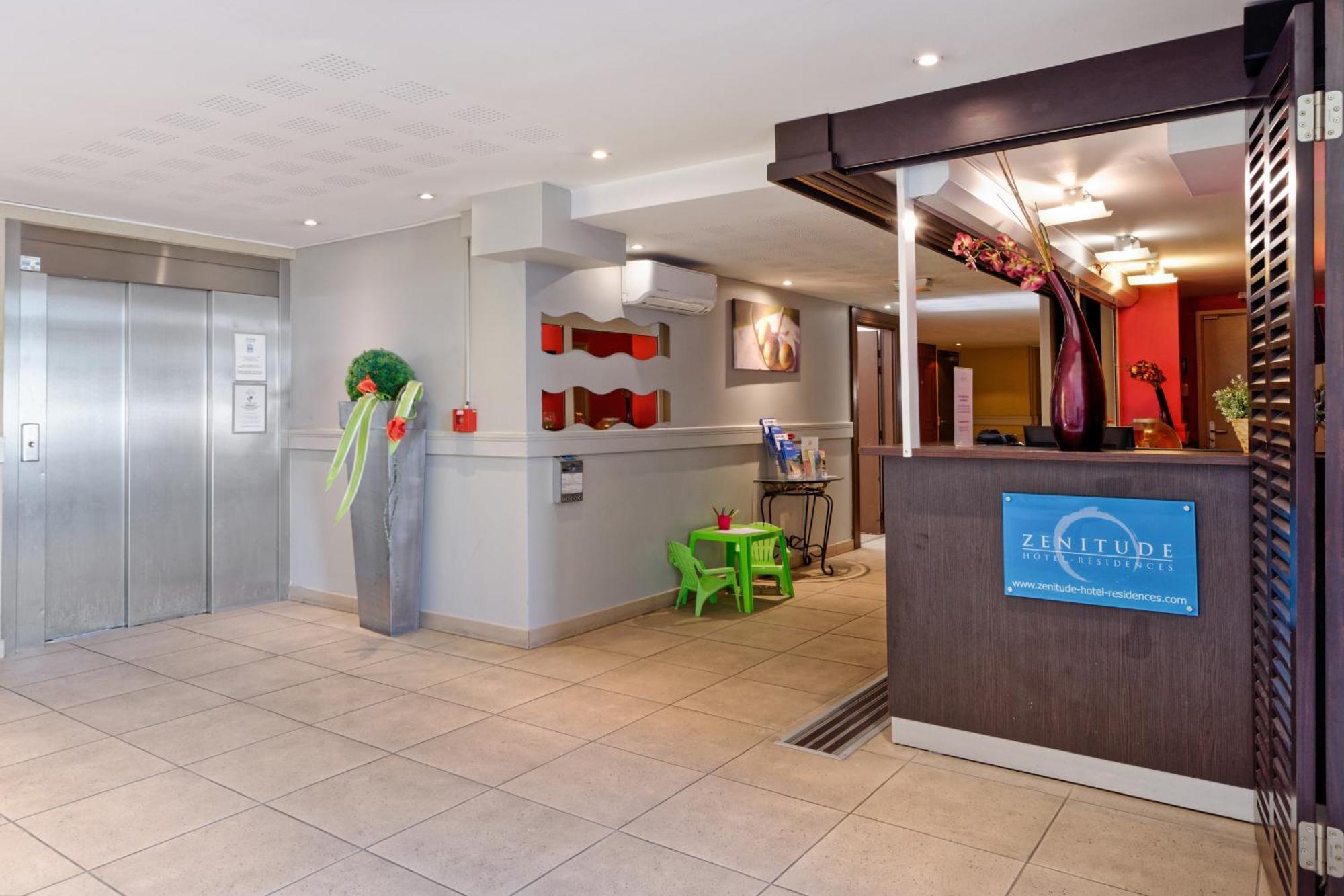 Comfort Aparthotel Six-Fours ซิ-ฟูร์-เล-ปลาจ ภายนอก รูปภาพ