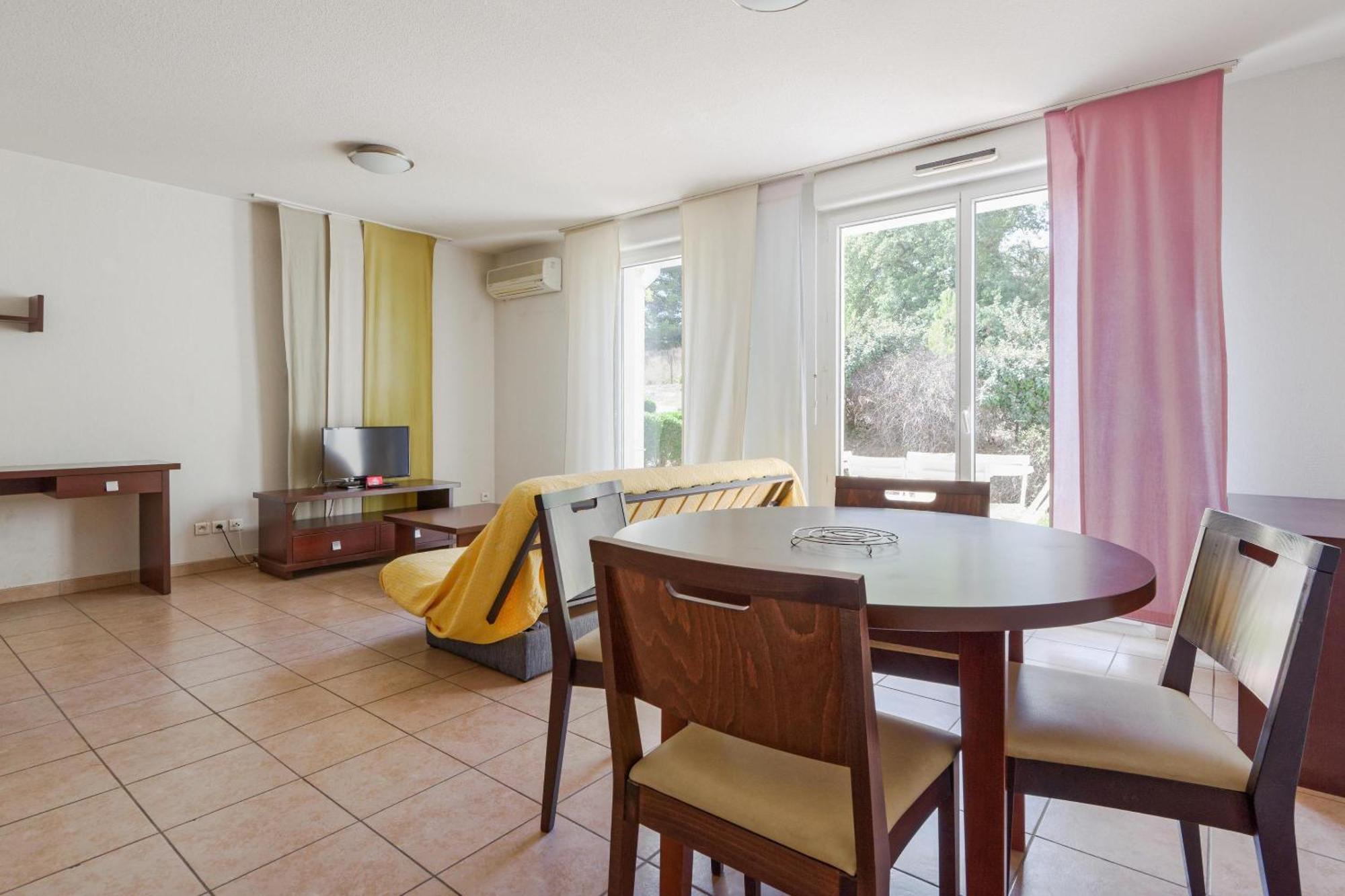 Comfort Aparthotel Six-Fours ซิ-ฟูร์-เล-ปลาจ ภายนอก รูปภาพ