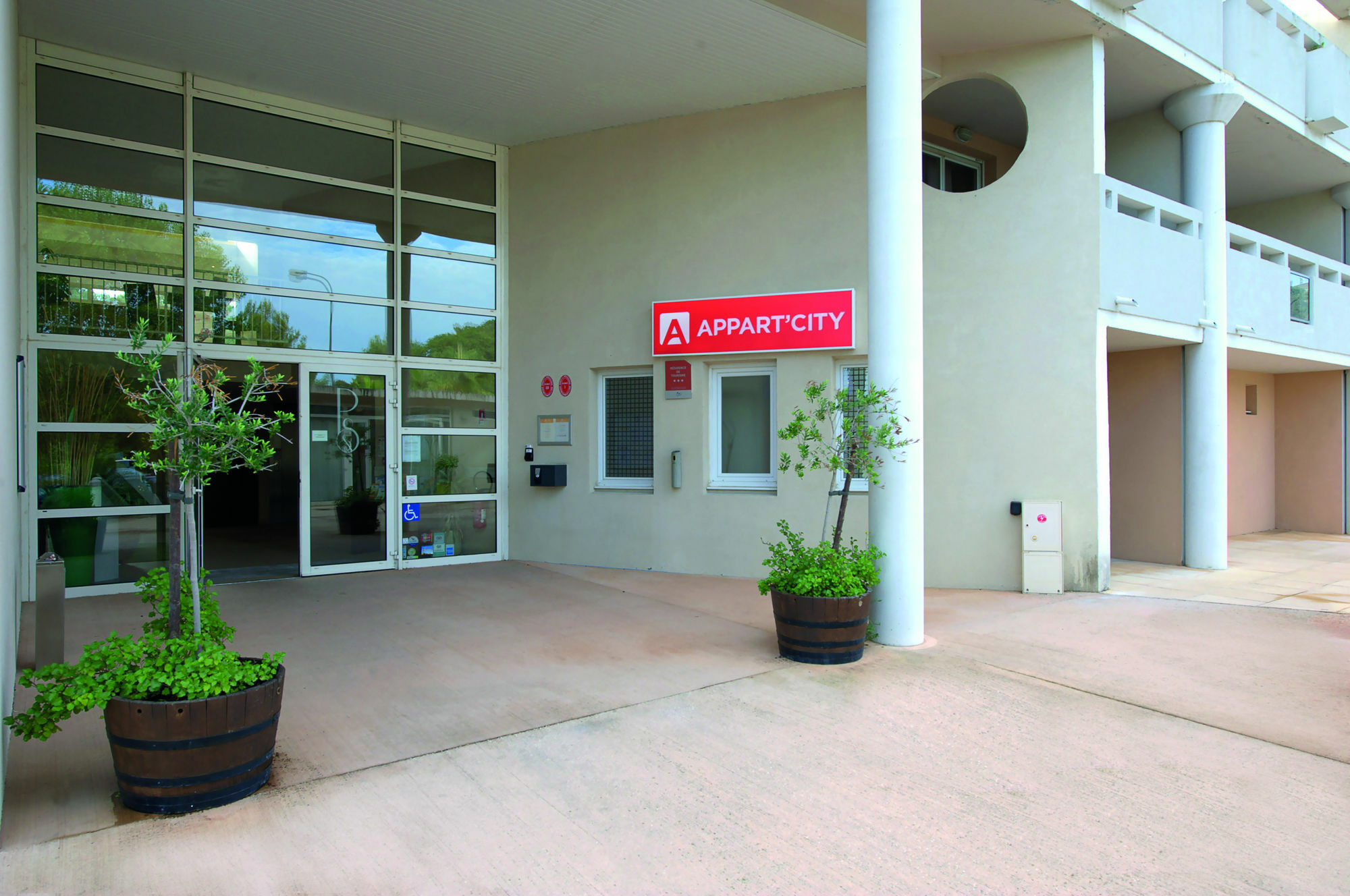 Comfort Aparthotel Six-Fours ซิ-ฟูร์-เล-ปลาจ ภายนอก รูปภาพ